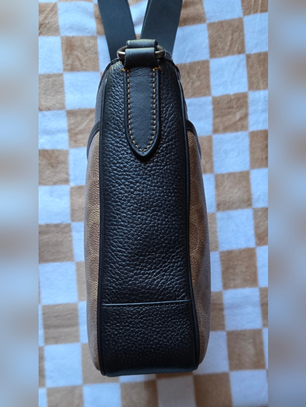 Coach District Bag In Signature Canvas And Pebble Leather - Picture 4 of 11